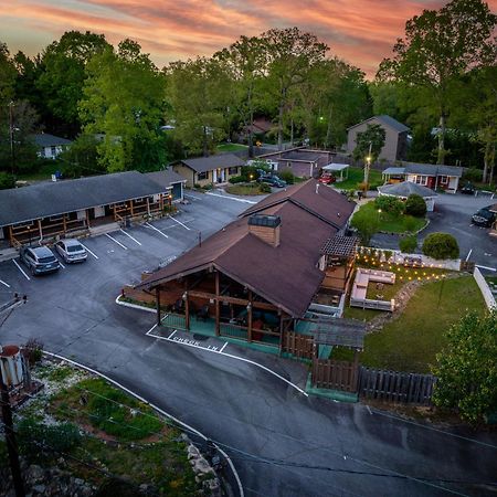 Cedarwood Inn Hendersonville Exterior photo