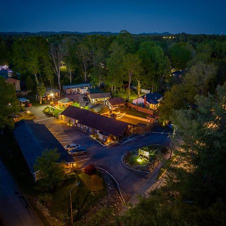 Cedarwood Inn Hendersonville Exterior photo