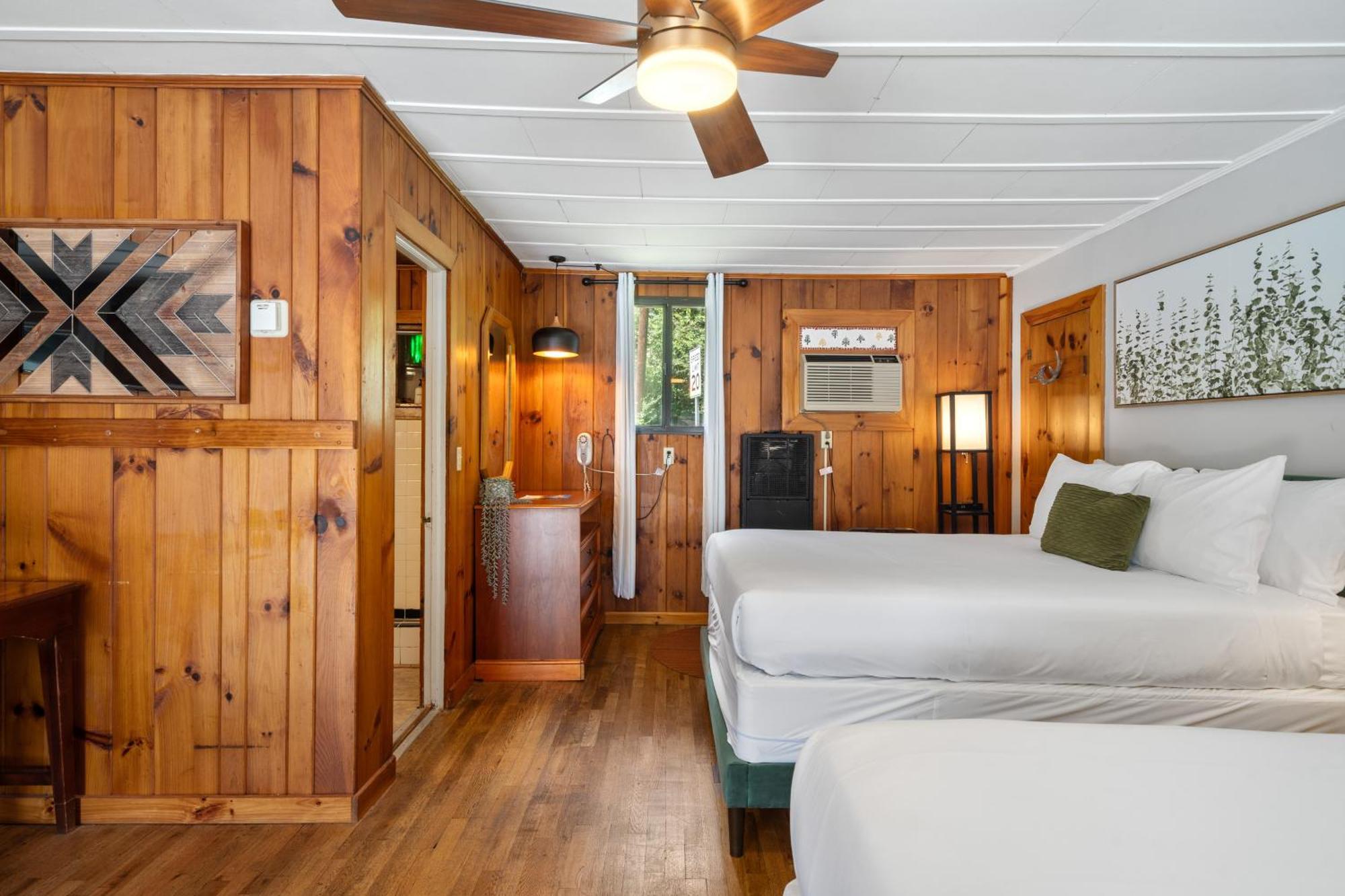 Cedarwood Inn Hendersonville Exterior photo