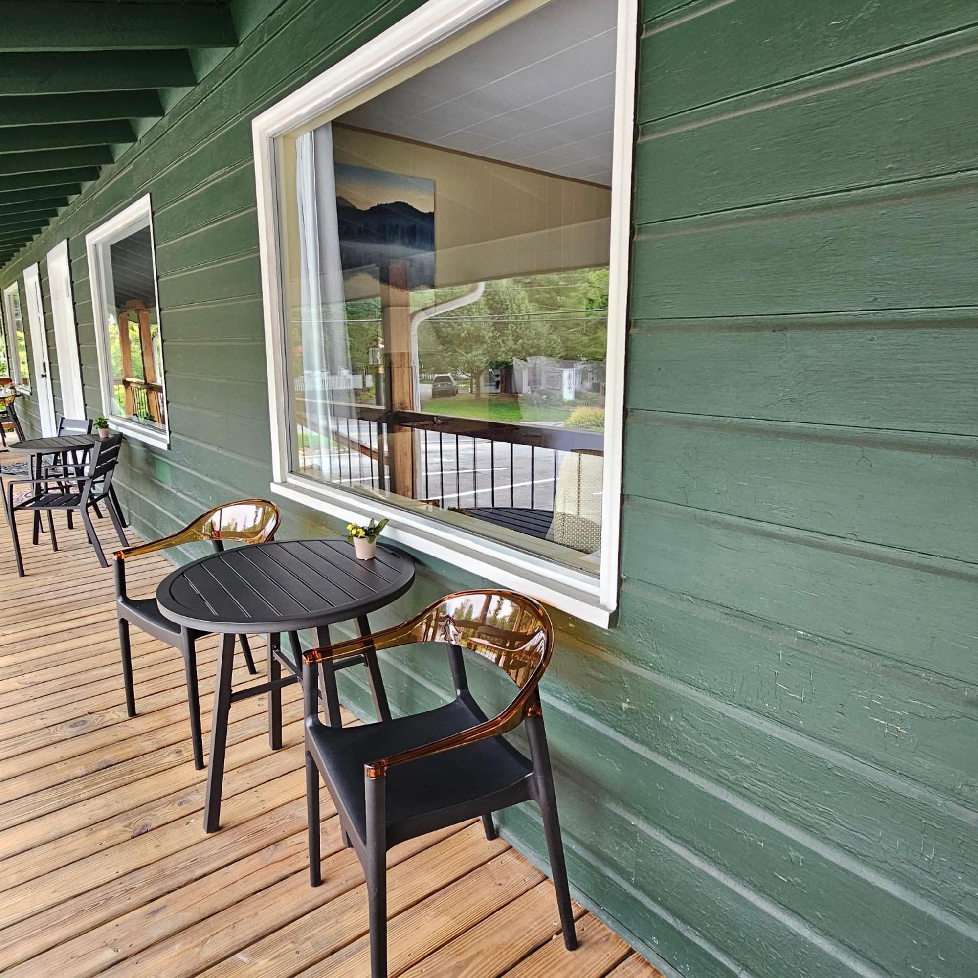 Cedarwood Inn Hendersonville Exterior photo