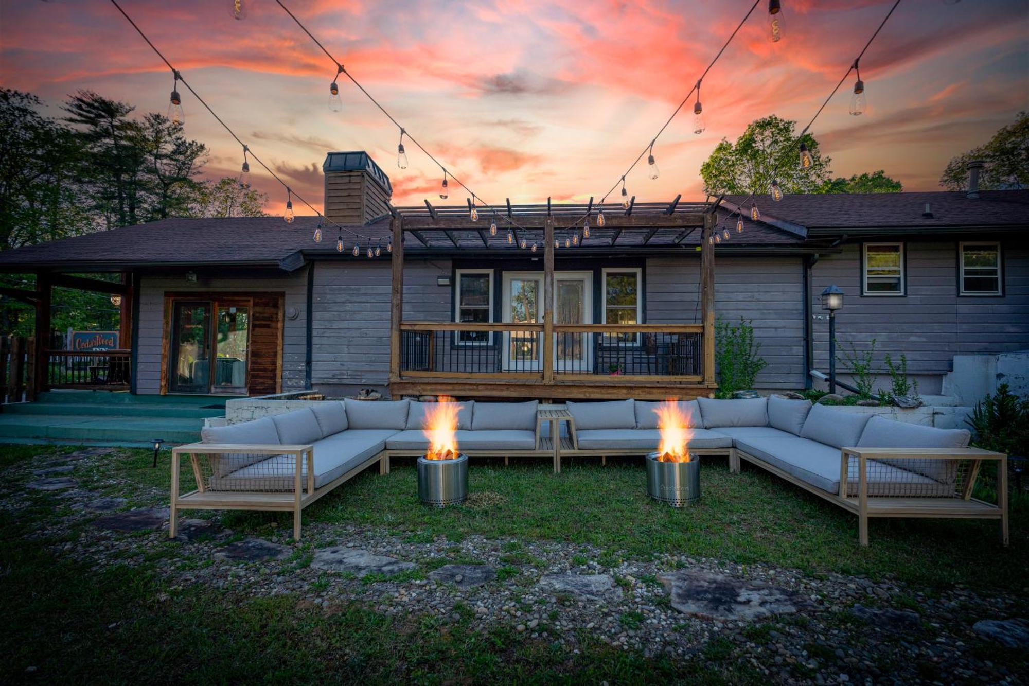 Cedarwood Inn Hendersonville Exterior photo